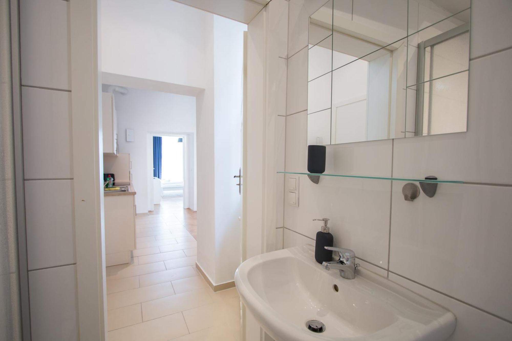 Porzellangarten Apartment I Contactless Check-In Wenen Buitenkant foto